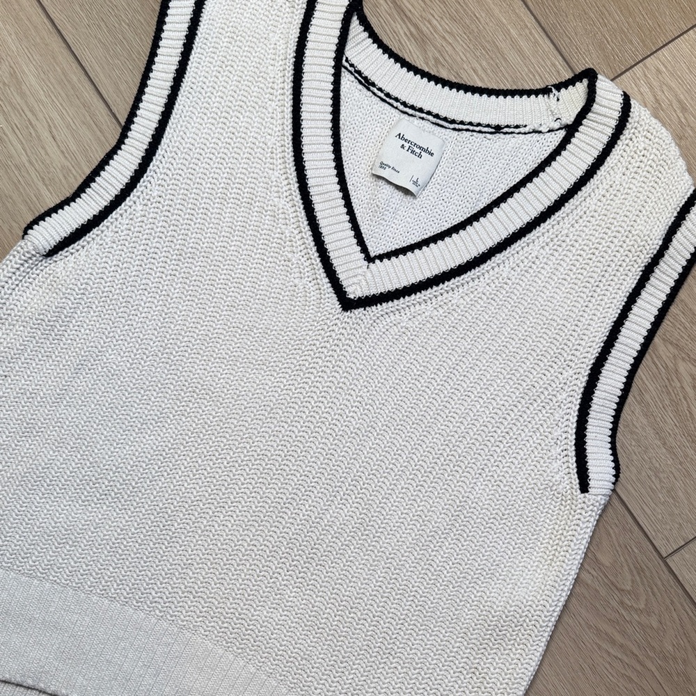 Abercrombie & Fitch Sweater Vest White Soft Oversized Rib Knit Size L Preppy